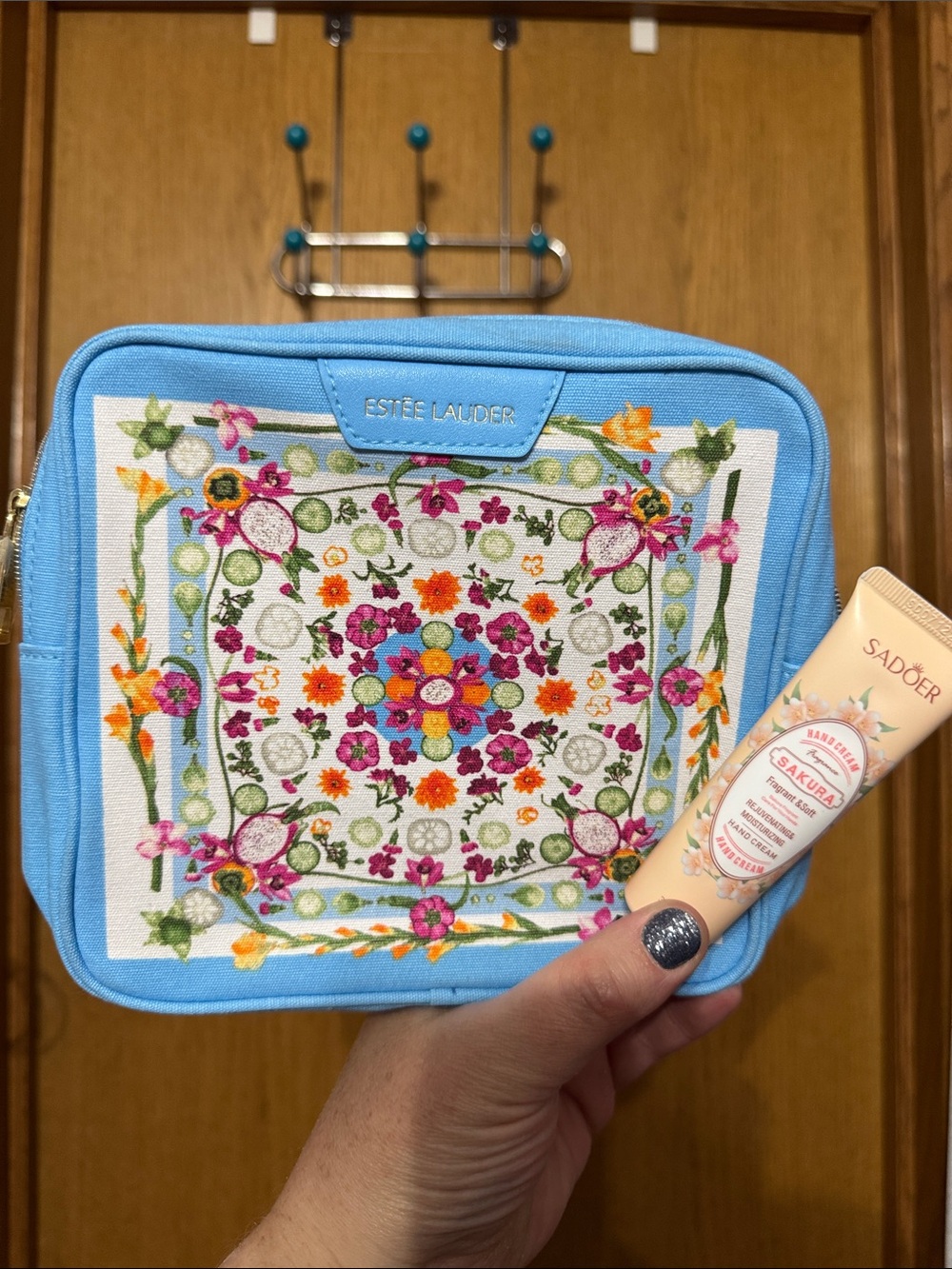 Estée Lauder Floral Cosmetic Pouch - with lotion